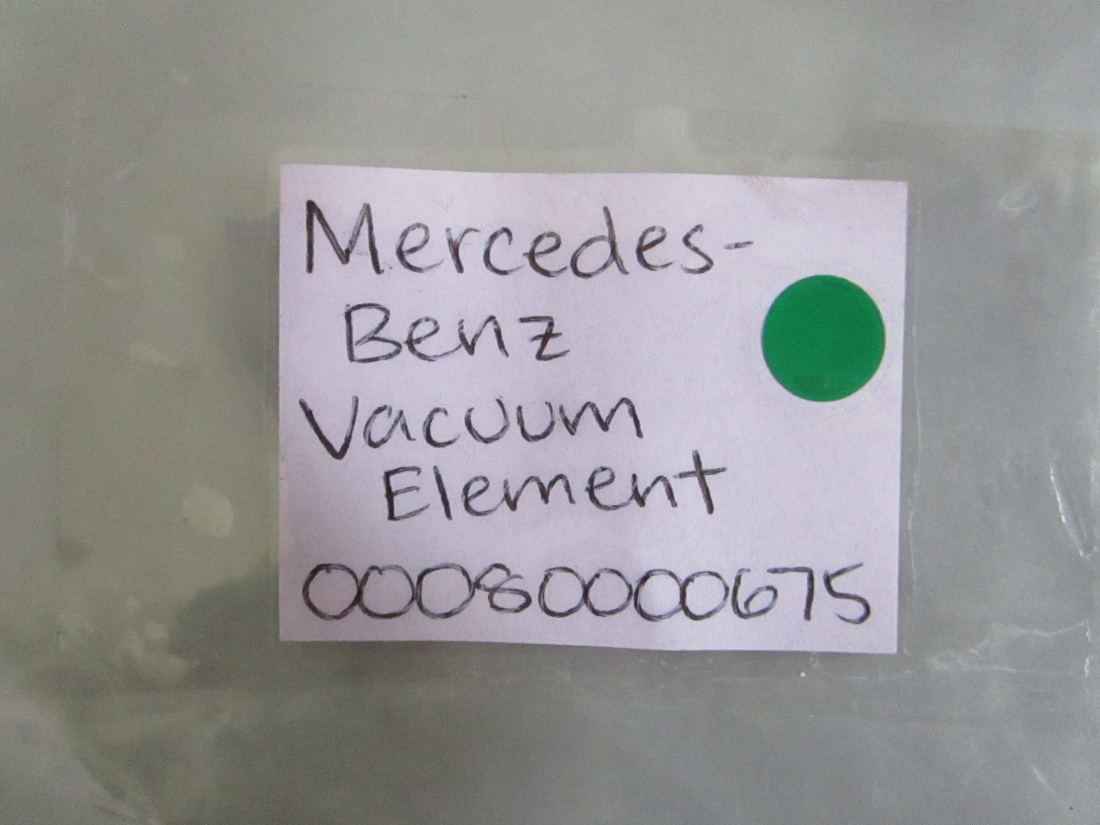 NEW OEM 00080000675 Mercedes-Benz Vacuum Element 0820