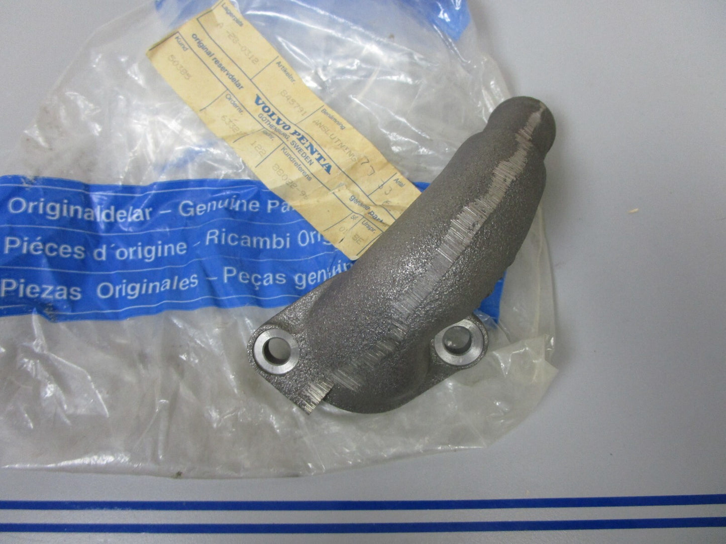 *NEW OEM* 0720 Volvo Penta Connector 845791
