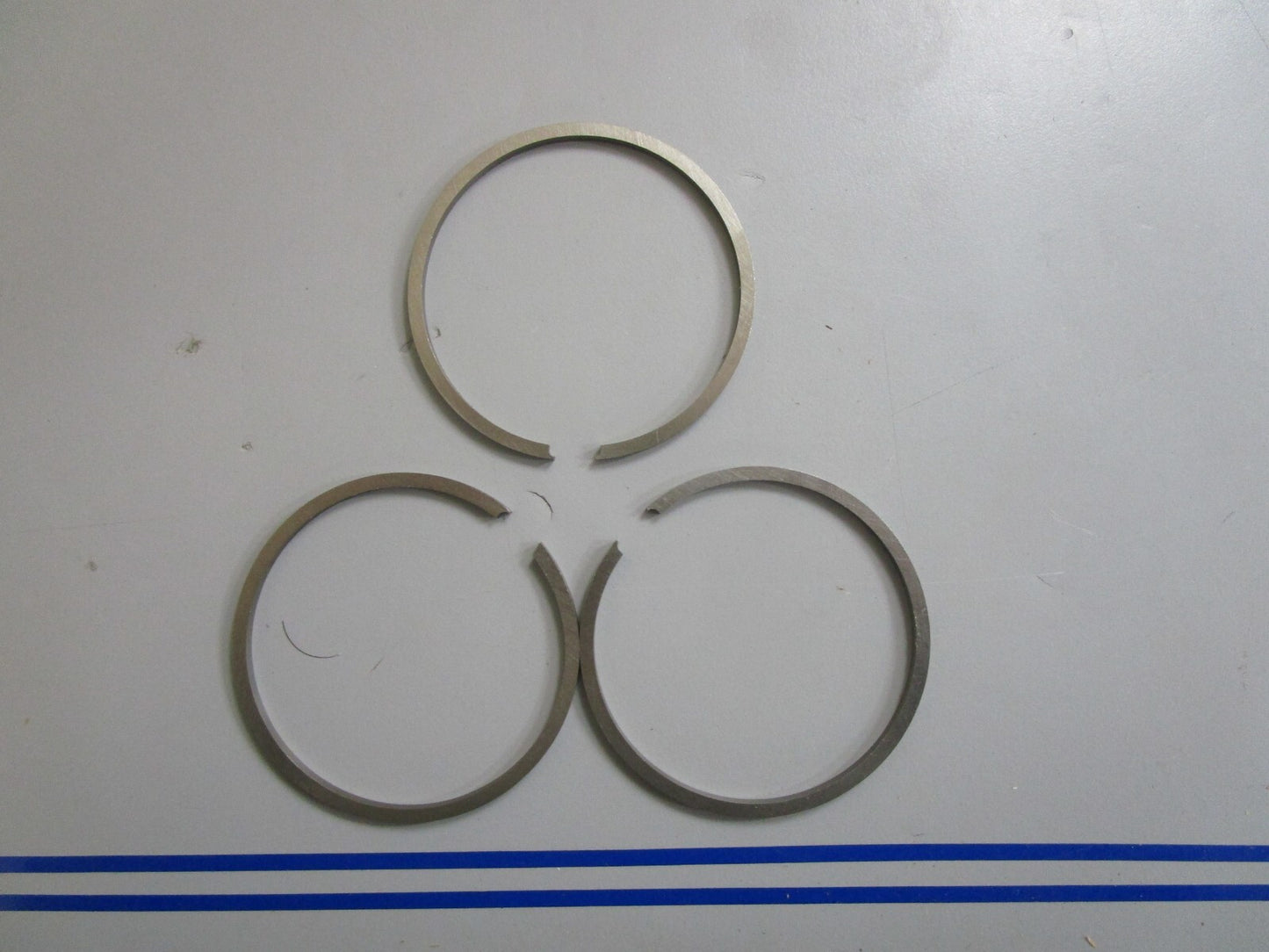 *NEW OEM* 0810 OMC Johnson Evinrude Piston Ring Set 379260 0379260