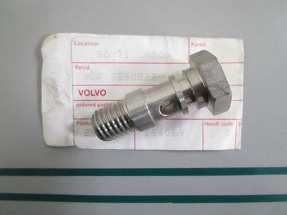 NEW OEM 3850822 Volvo Penta Retainer 0820
