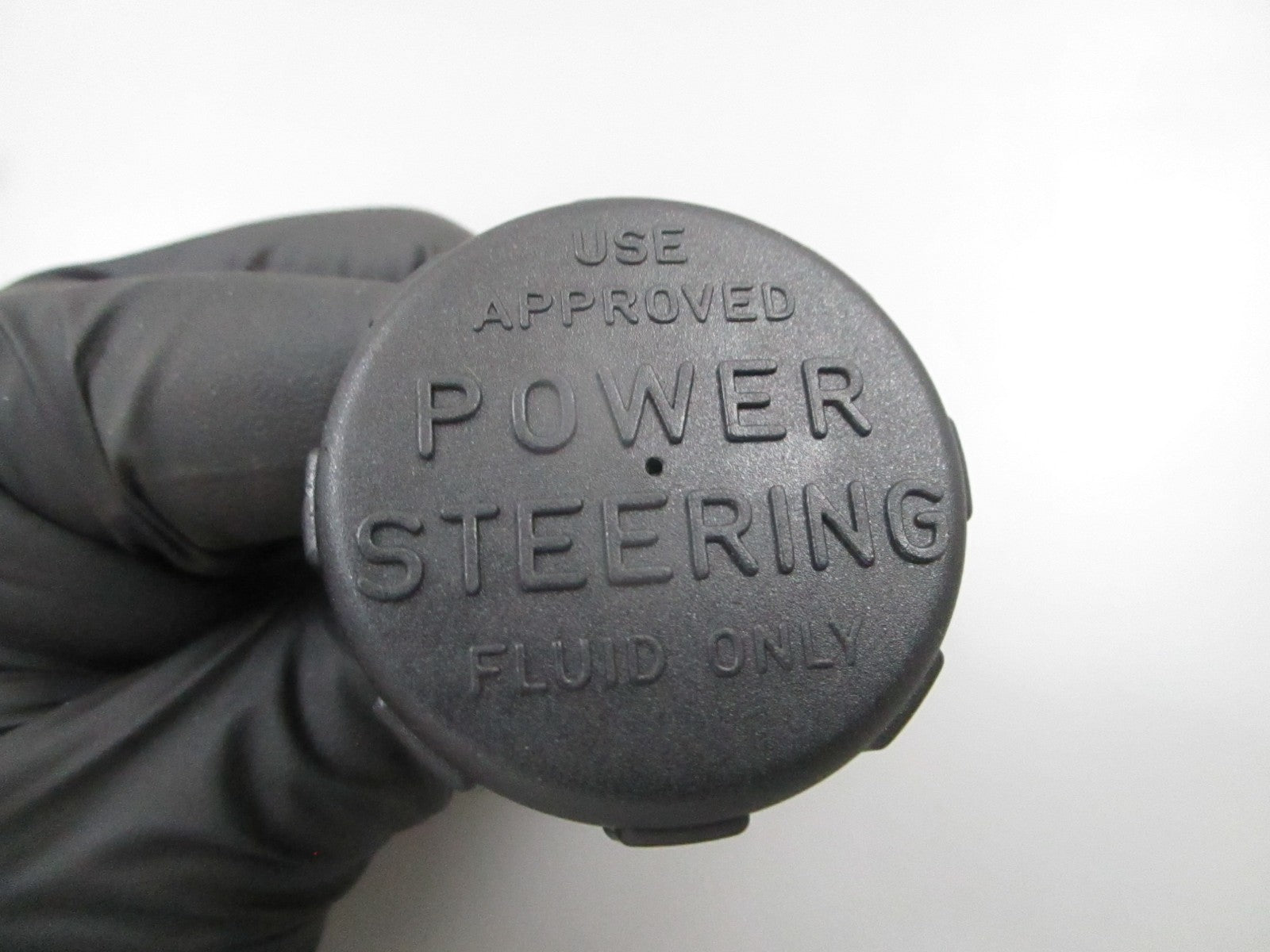 *NEW OEM* 0810 Volvo Penta Cover 1359625