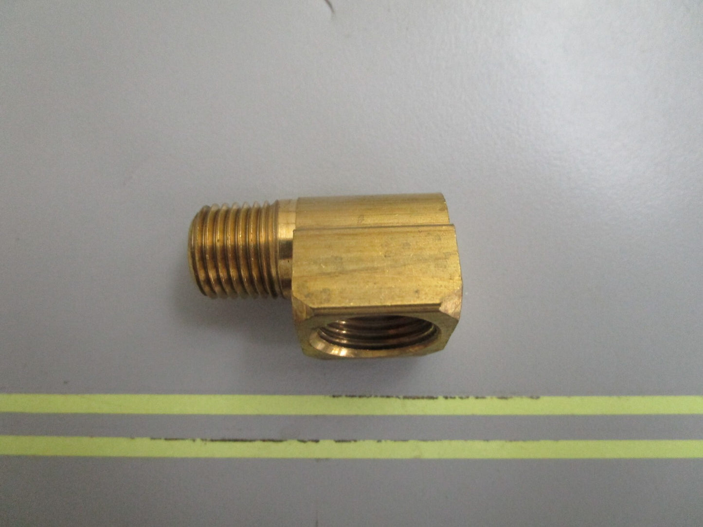 *NEW OEM* 0810 OMC Johnson Evinrude Fitting 3852525