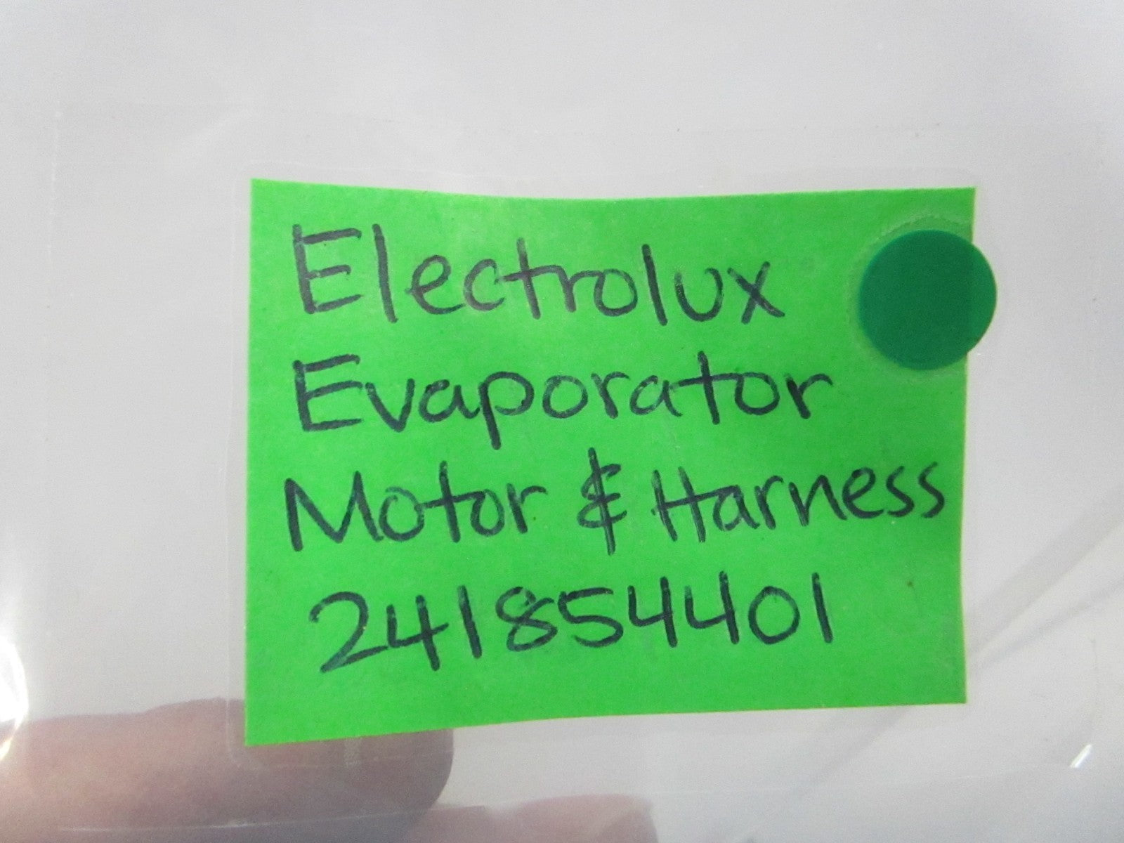 NEW OEM 241854401 Electrolux Evaporator Motor & Harness 0810