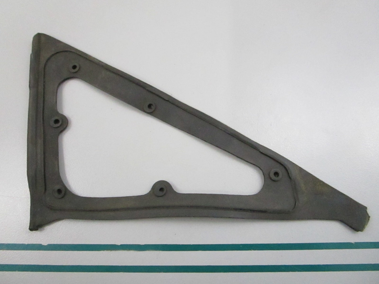 NEW OEM 1237250098 Mercedes-Benz Seal 0810
