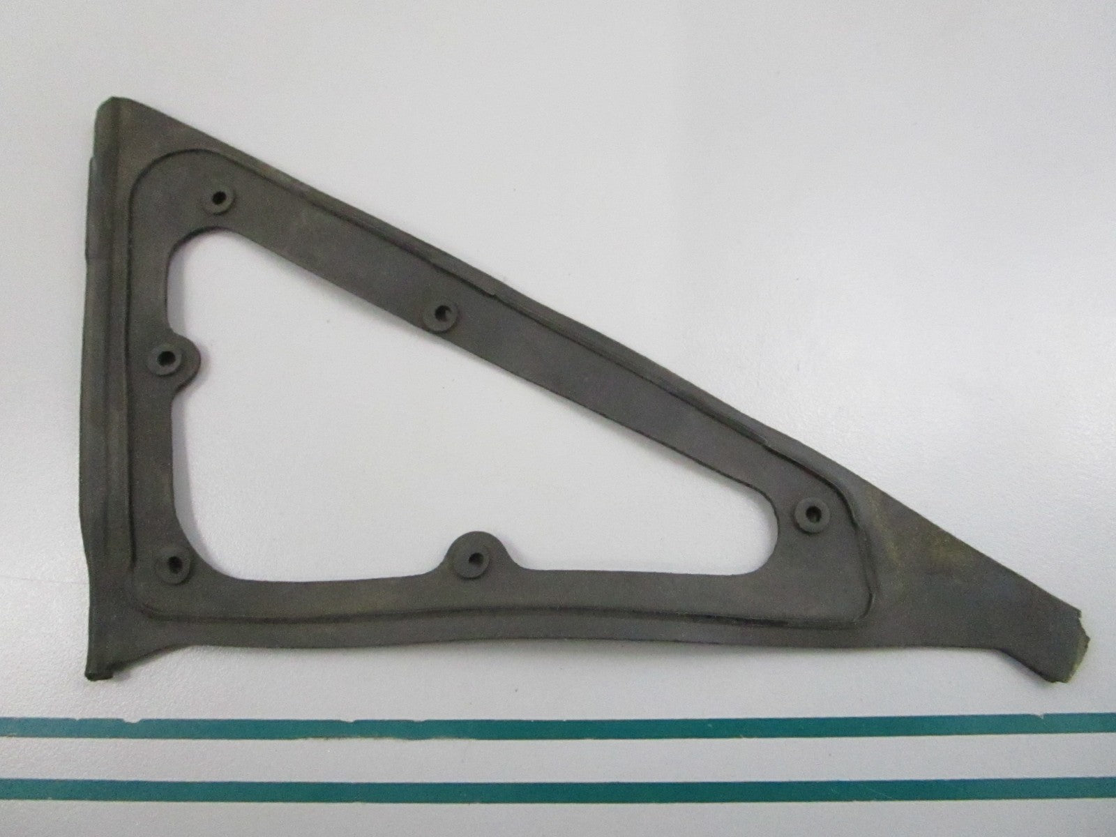 NEW OEM 1237250098 Mercedes-Benz Seal 0810