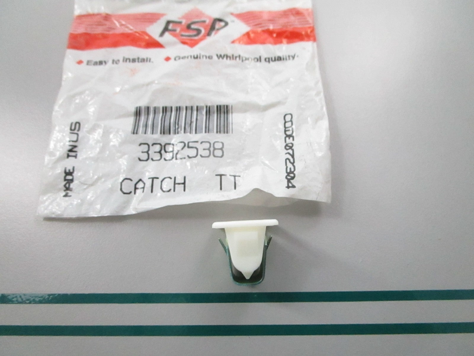 NEW OEM 3392538 Whirlpool Door Catch 0810