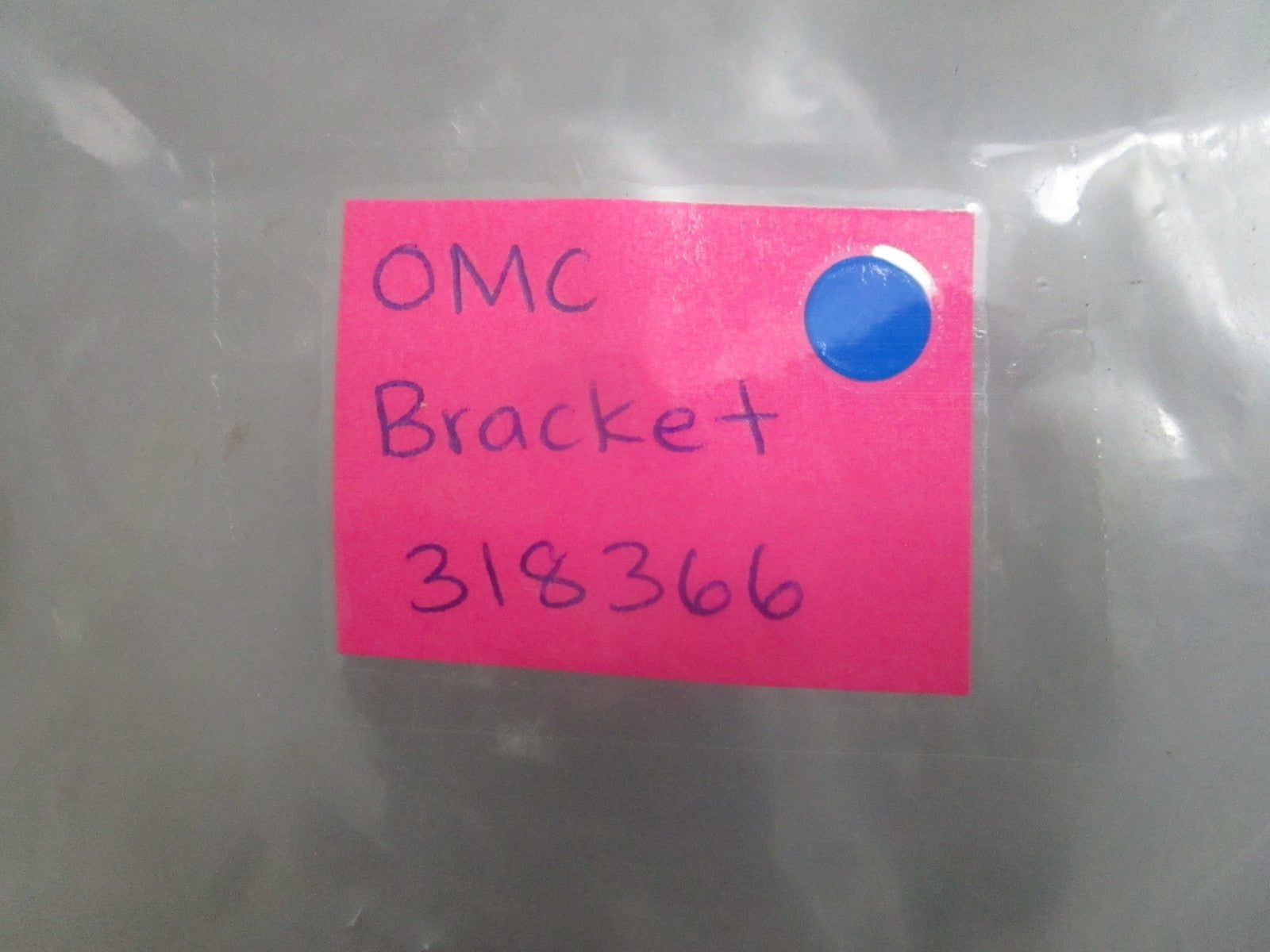 *NEW OEM* 0820 OMC Johnson Evinrude Bracket 318366 0318366