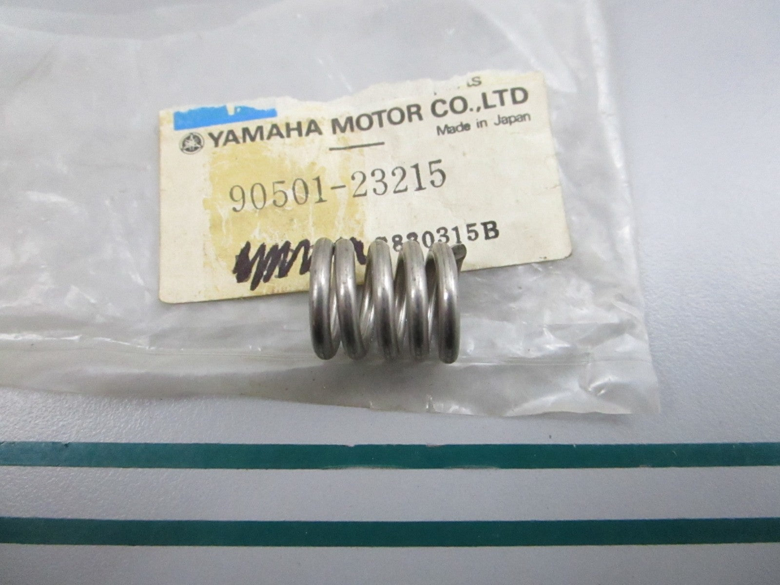 NEW OEM 90501-23215 Yamaha Compression Spring 0810