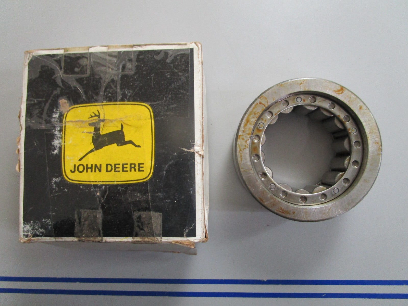 *NEW OEM* 0820 John Deere Roller Bearing JD8725