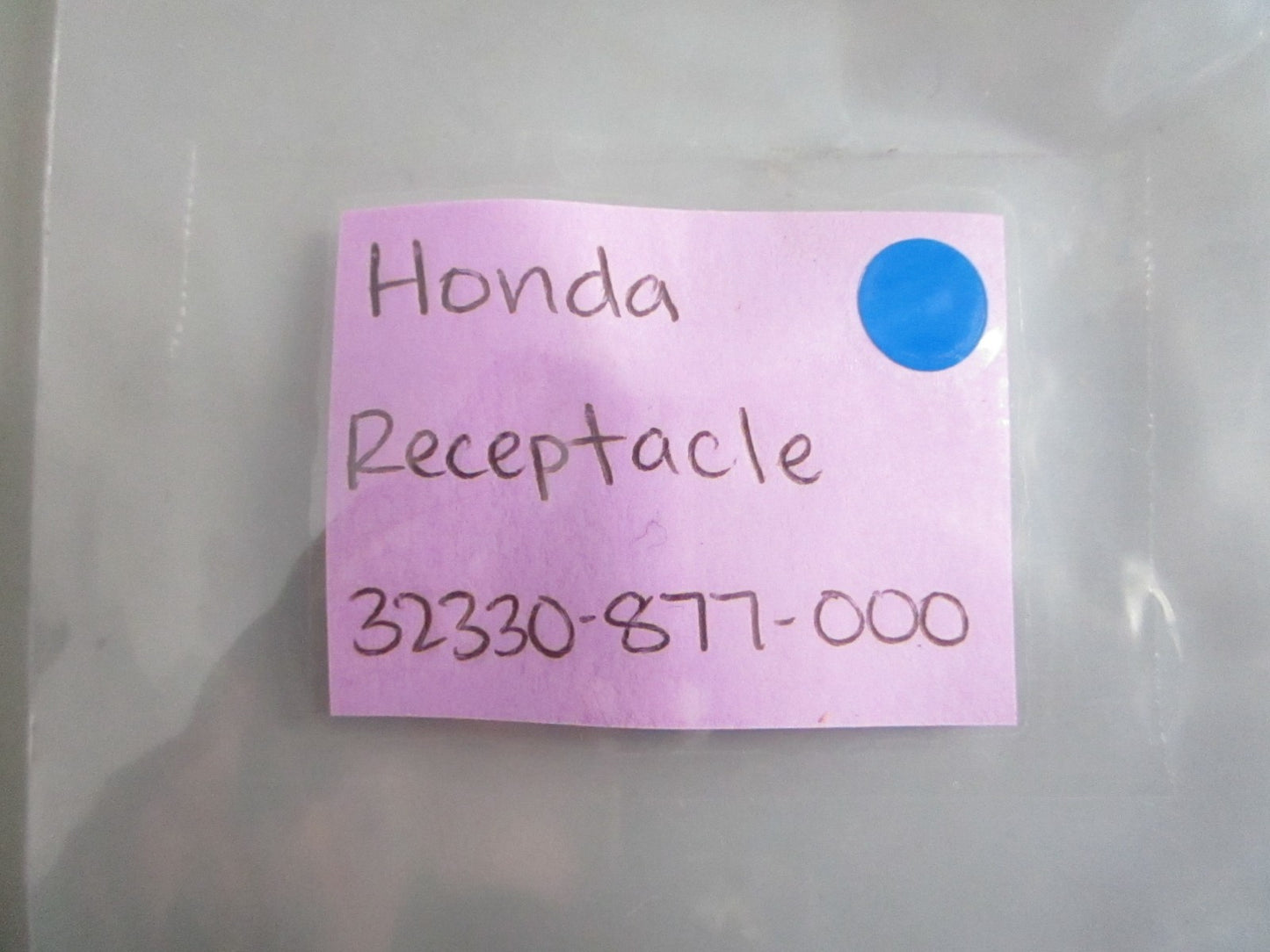 NEW OEM 32330-877-000 Honda Receptacle 0820