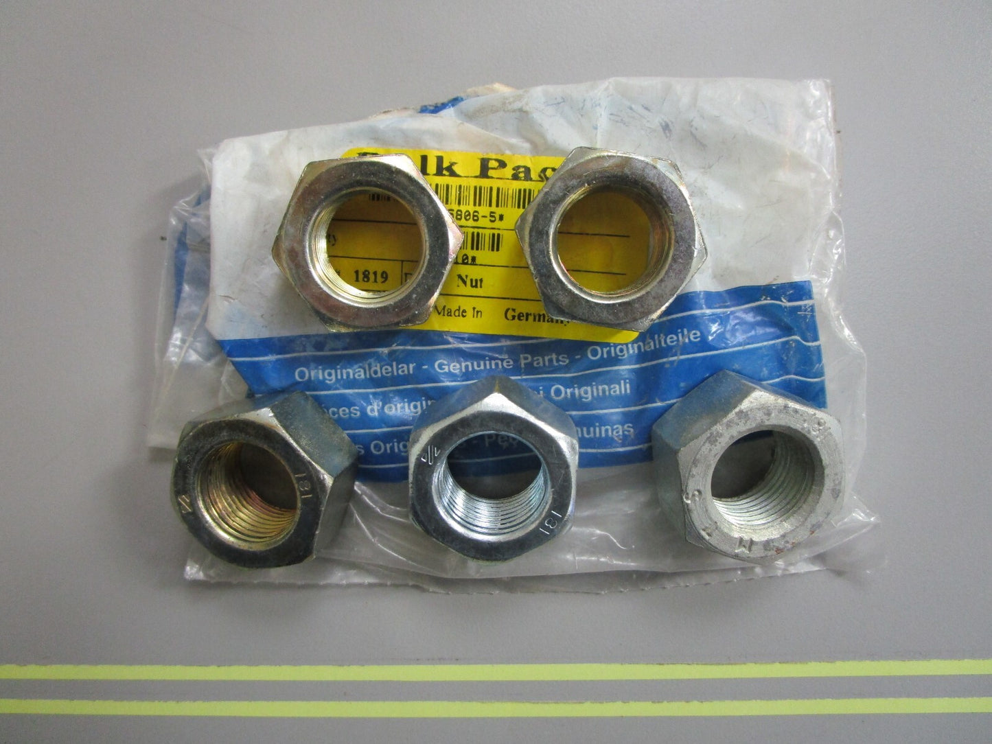 *NEW OEM* (LOT OF 5) 0810 Volvo Penta Nut 955806
