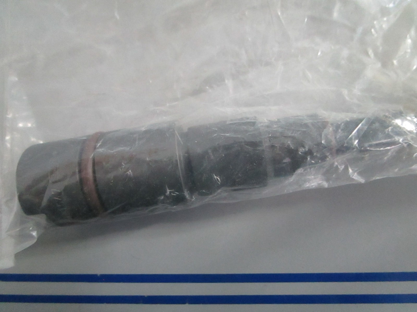NEW OEM Bosch 3943205RX Reman Fuel Injector 0820