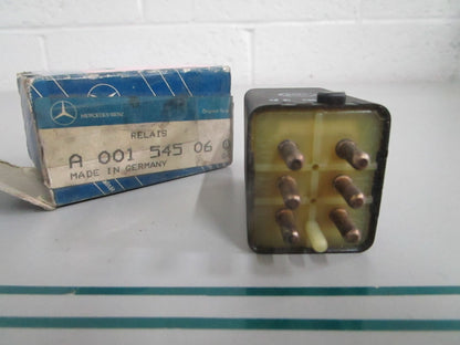NEW OEM 0015450605 Mercedes-Benz Fuel Pump Relay 0820