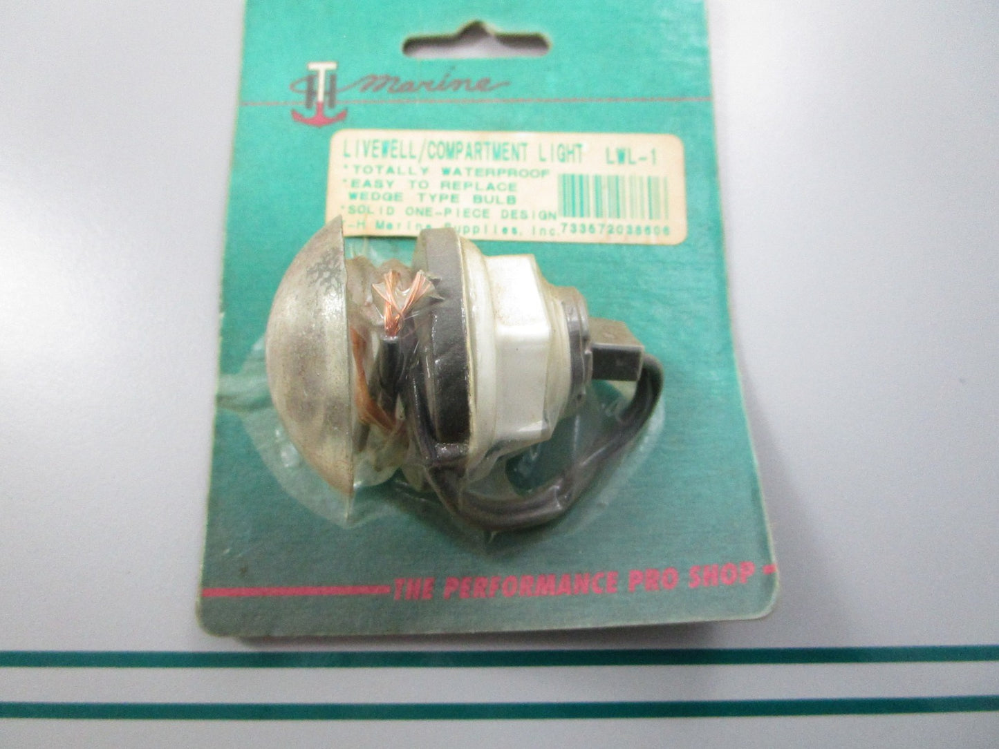 NEW LWL-1 TH Marine Livewell/Compartment Light 0810