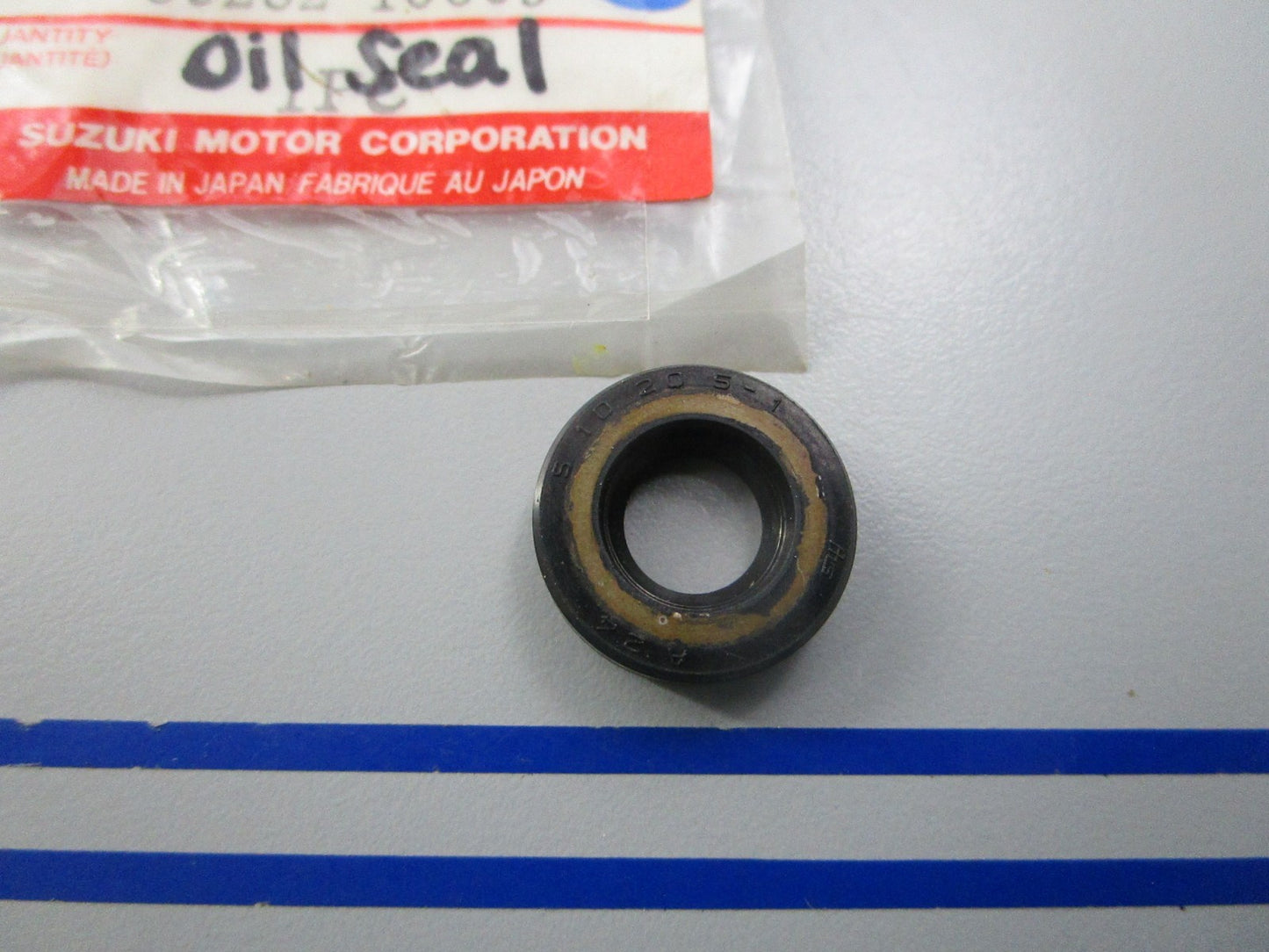 NEW OEM 09282-10009 Suzuki Oil Seal 0810