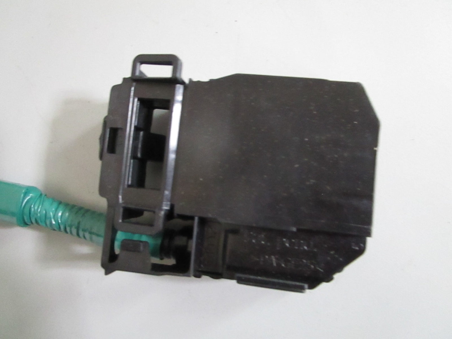 NEW OEM W11394572 Whirlpool Latch 0820