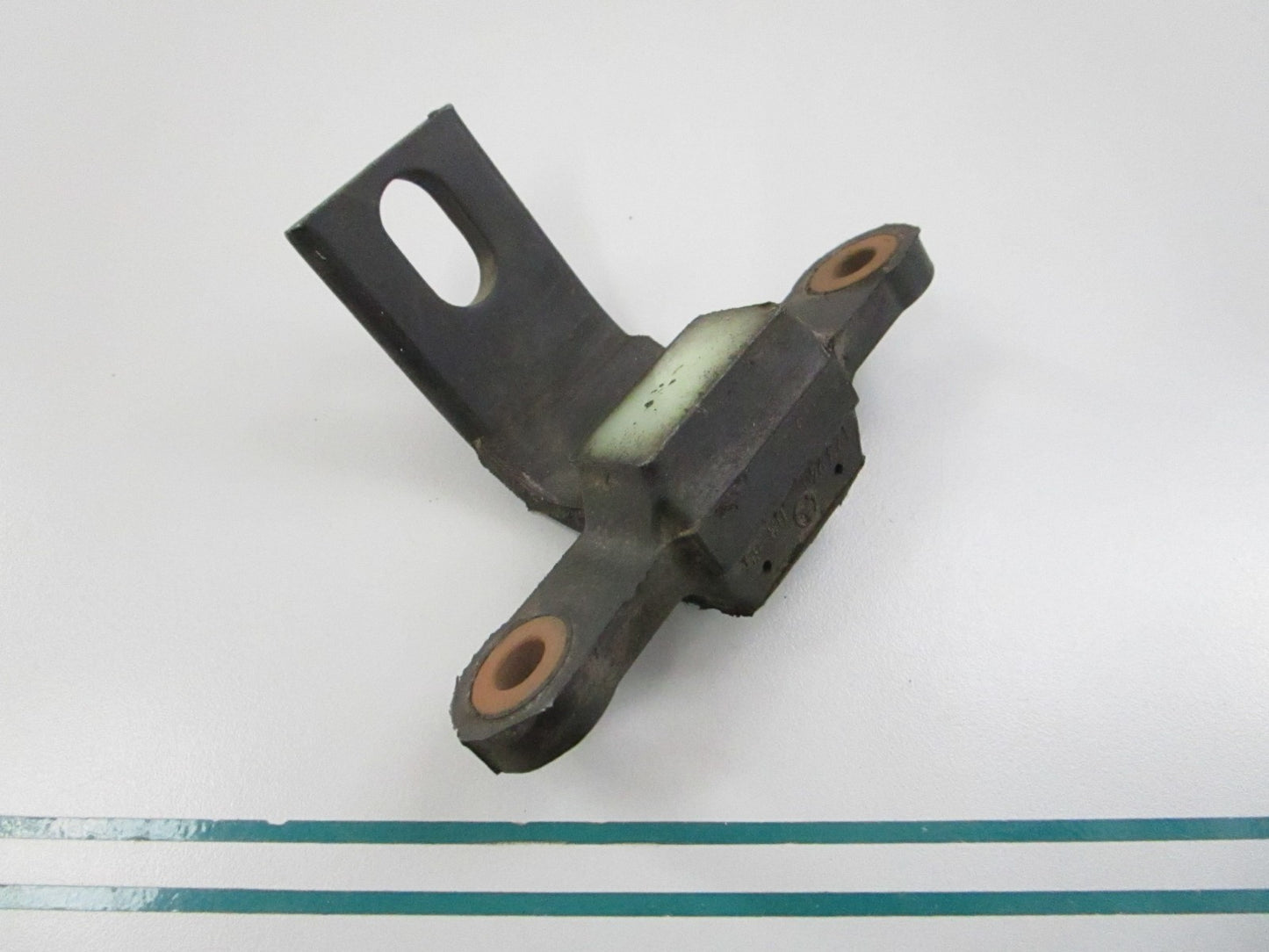NEW OEM 1232400365 Mercedes-Benz Mount 0810