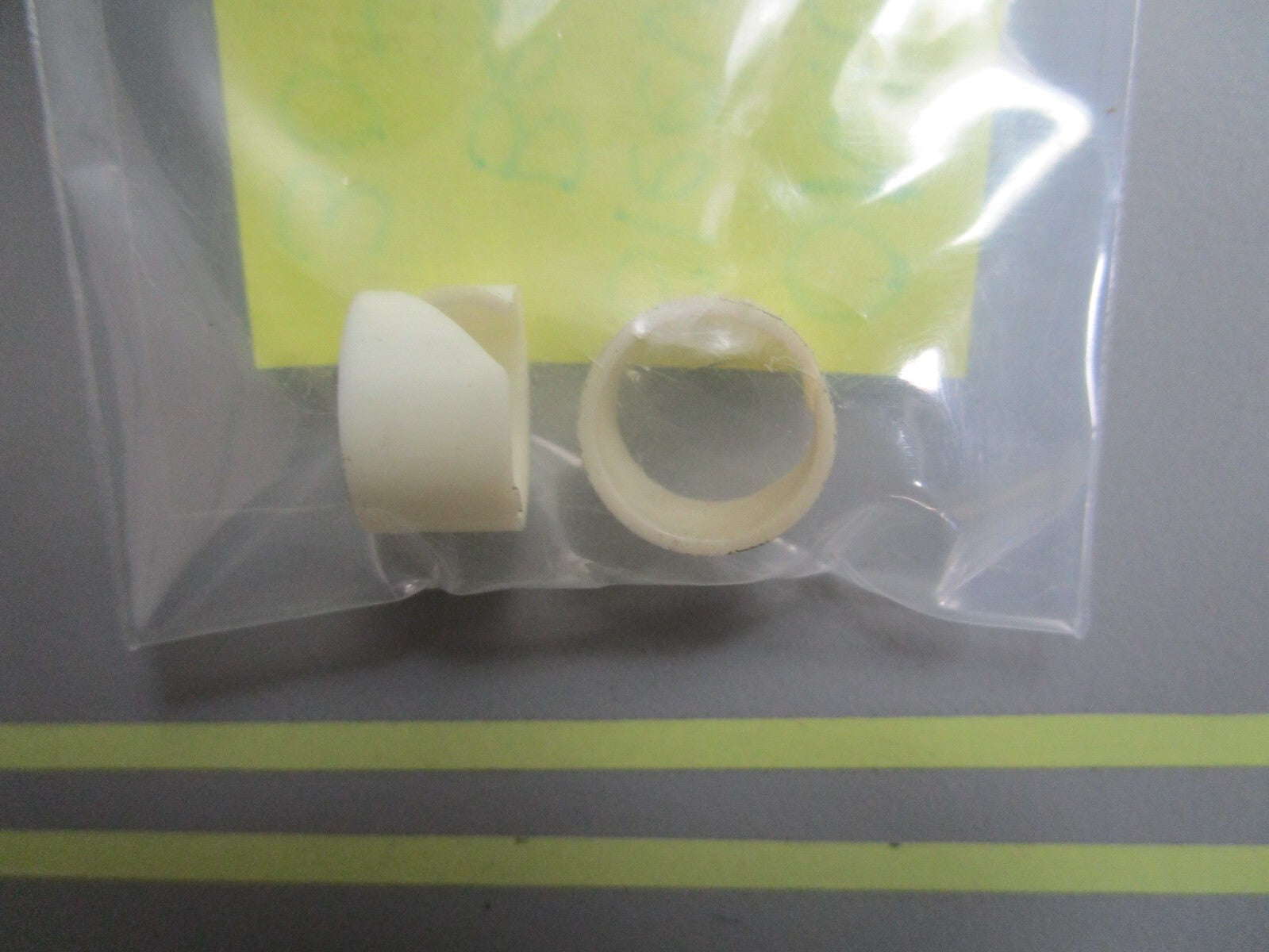 *NEW OEM* (LOT OF 2) 0820 OMC Johnson Evinrude Sleeve Bearing 307451 0307451