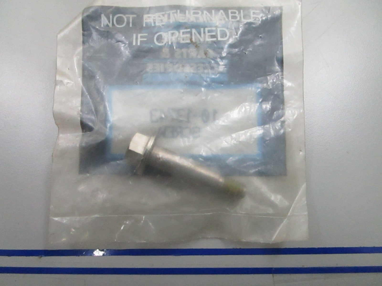 *NEW OEM* 0810 Mercury Quicksilver Screw 10-13743