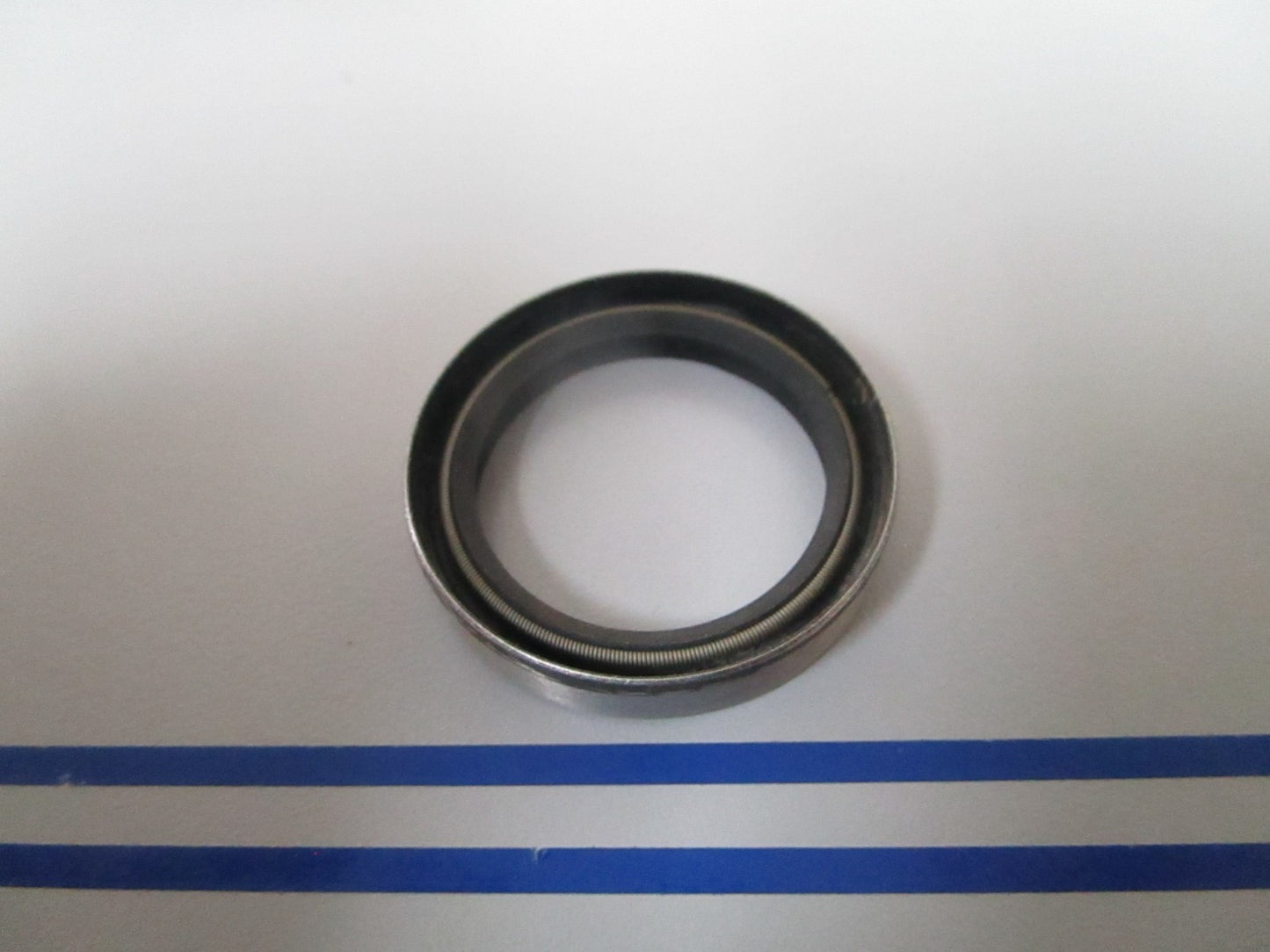 NEW OEM 308500 0308500 OMC Johnson Evinrude Seal 0810