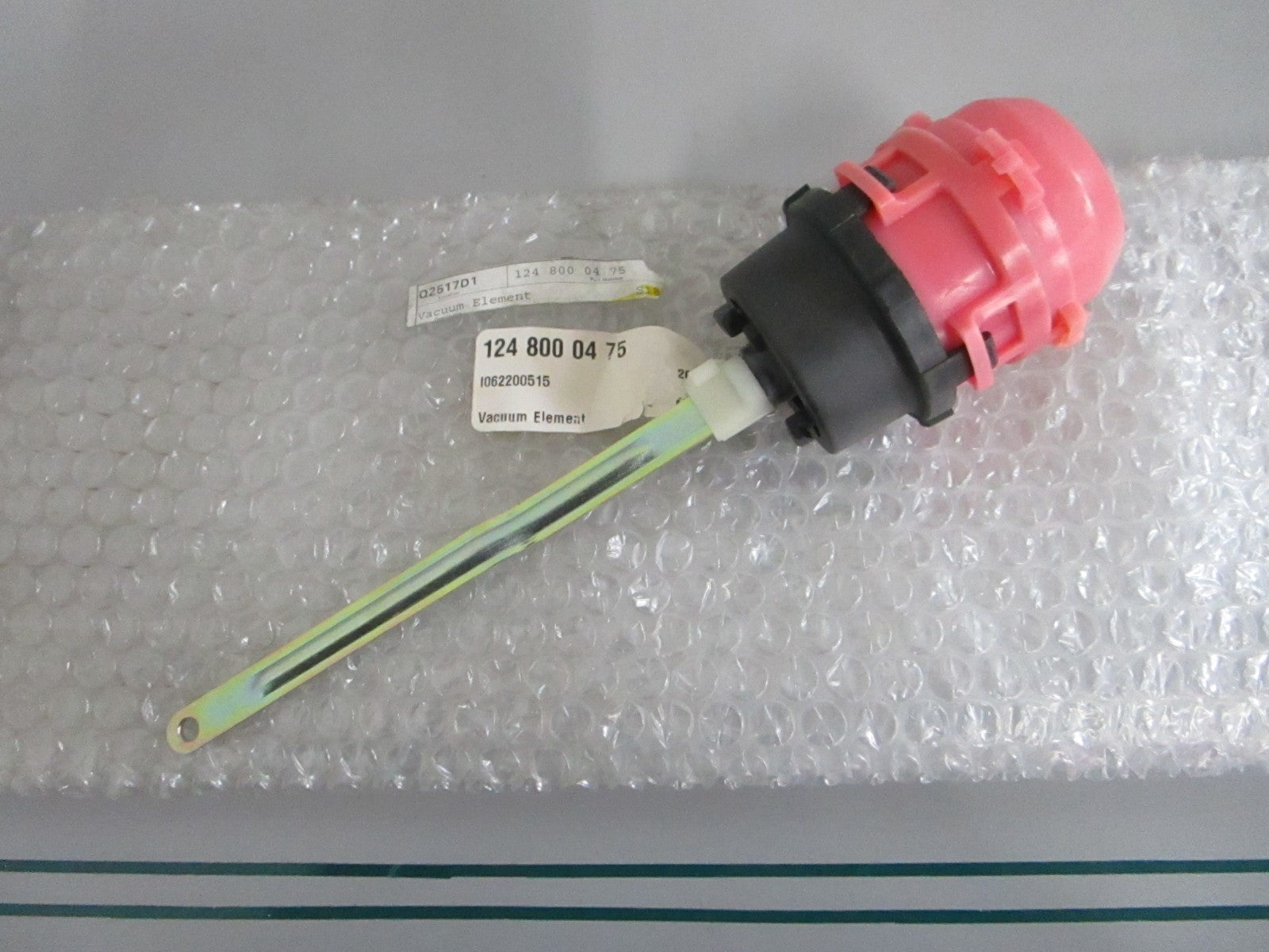 NEW OEM 1248000475 Mercedes-Benz Vacuum Element 0820