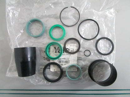NEW OEM 505136037 Yale Seal Kit 0820