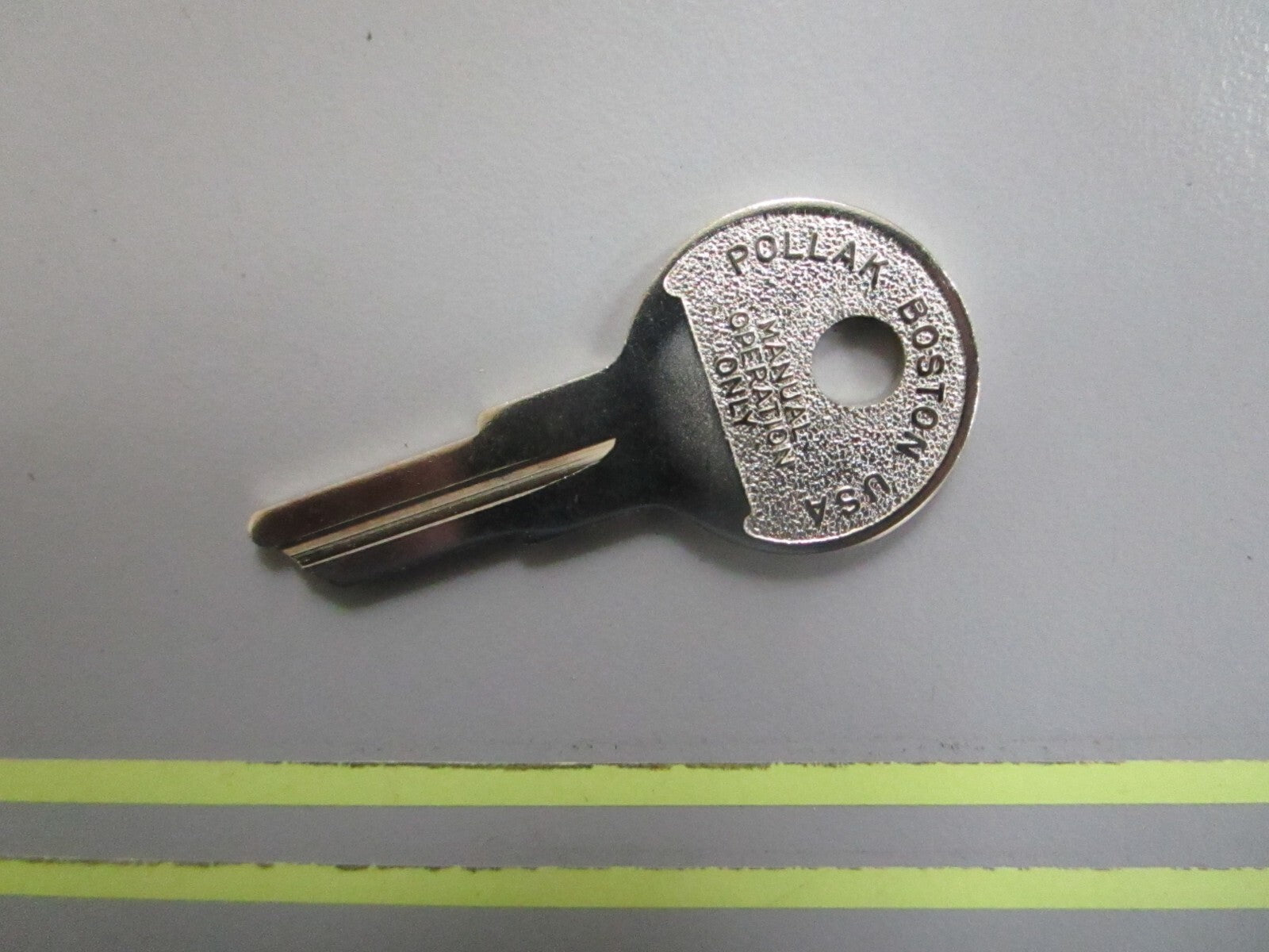 *NEW OEM* 0810 OMC Johnson Evinrude Blank Key 322693 0322693