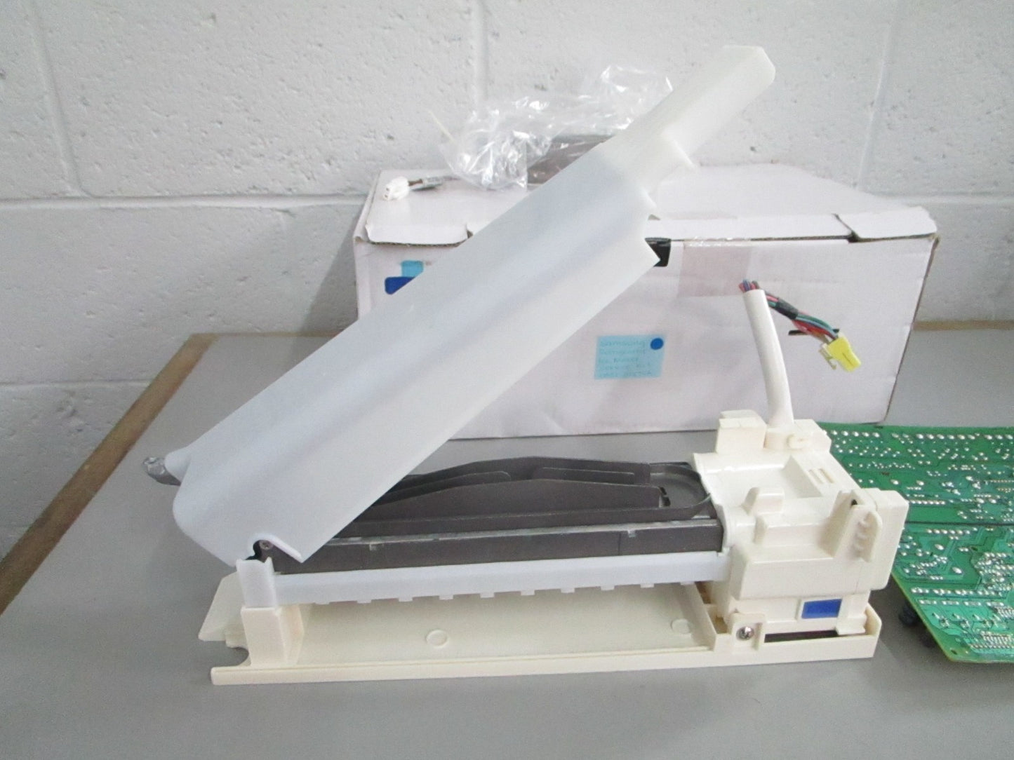 *NEW OEM* 0820 Samsung Ice Maker Service Kit DA82-02675A