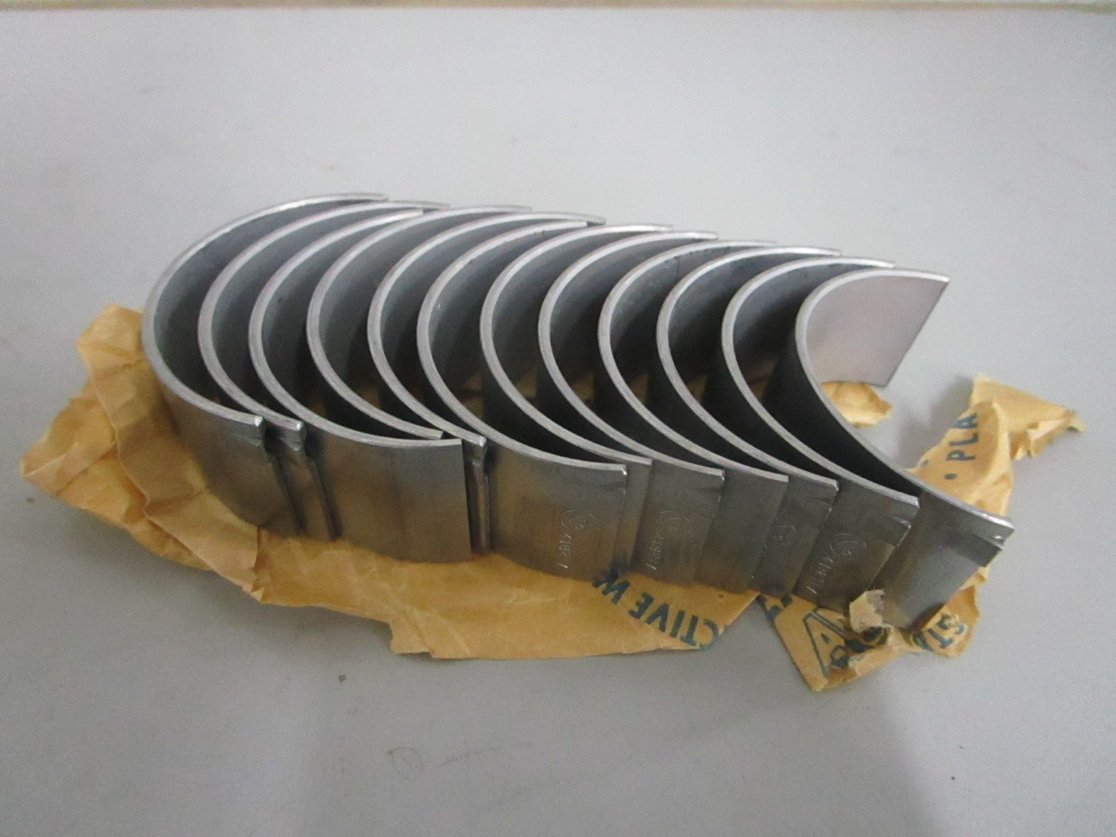 NEW OEM 271054 Volvo Penta Bearing Kit 0820