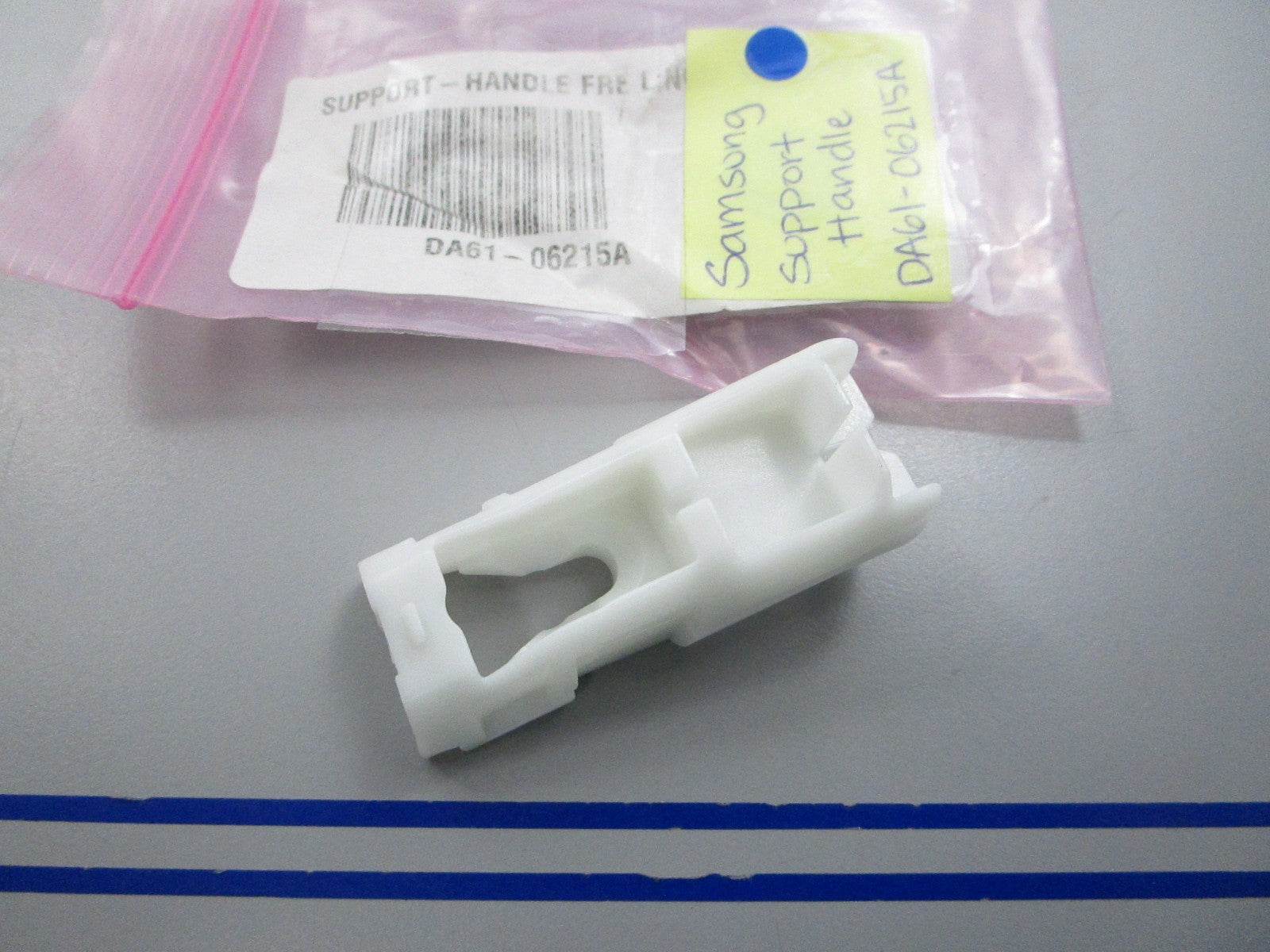 NEW OEM DA61-06215A Samsung Support Handle 0810