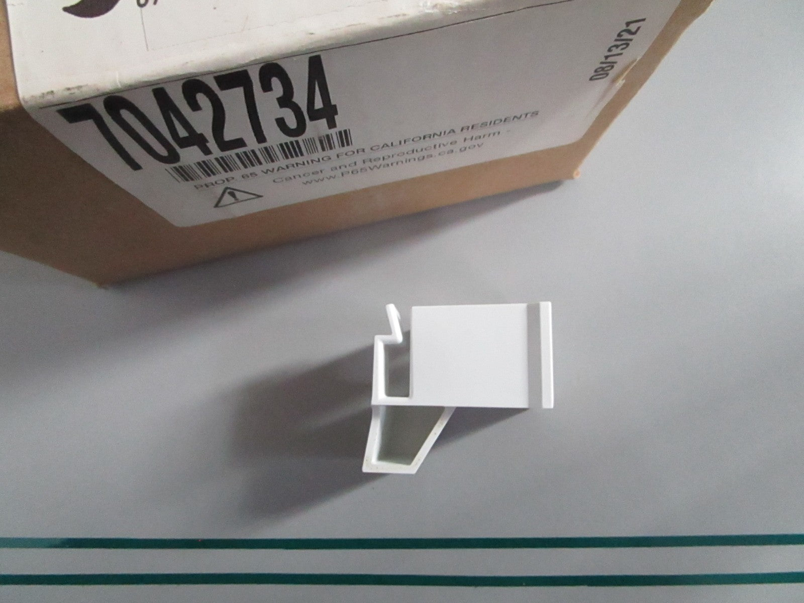 NEW OEM 7042734 Sub-Zero Wire Guide 0820