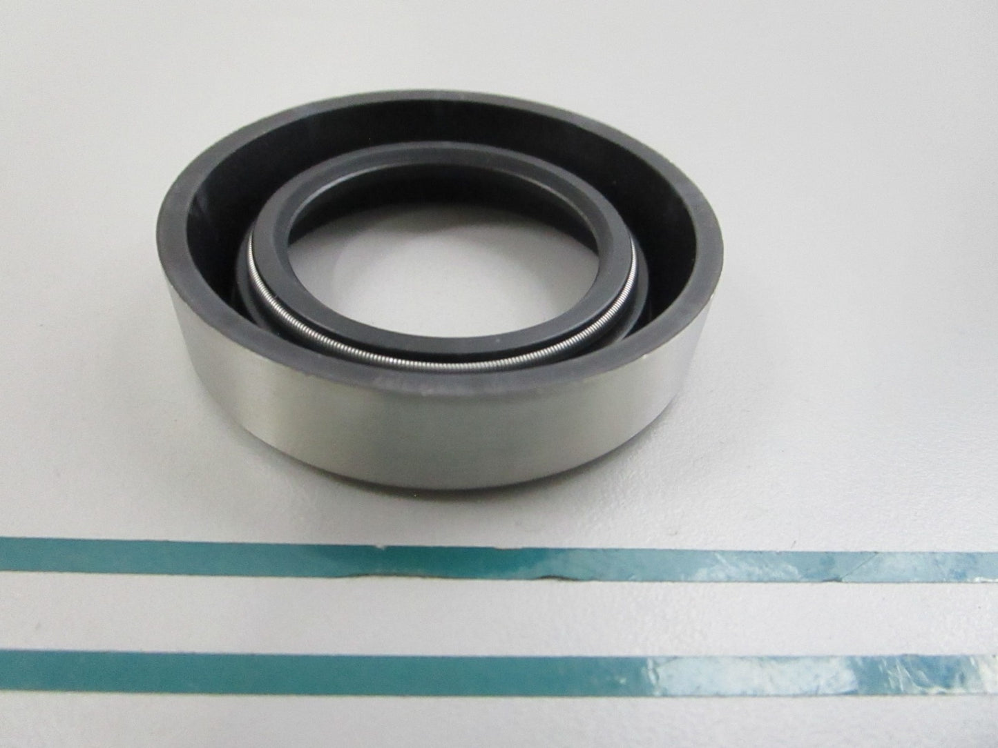 NEW OEM 3852548 OMC Johnson Evinrude Seal 0810