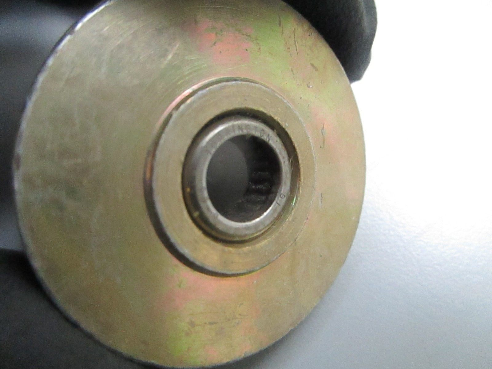 *NEW OEM* 0810 OMC Johnson Evinrude Idler Pulley & Bearing Ay 981346 0981346