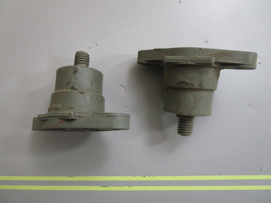 *NEW OEM* (LOT OF 2) 0810 OMC Johnson Evinrude Rubber Mount 305354 0305354