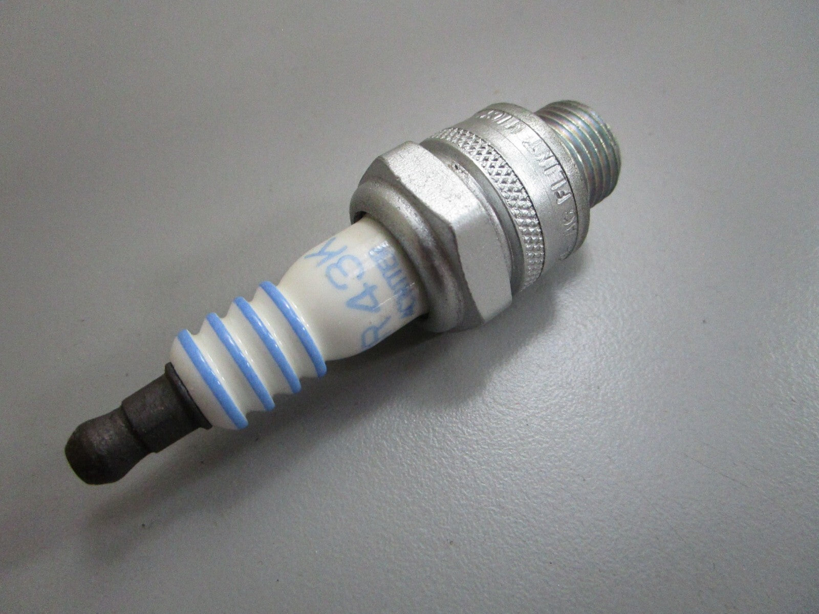 *NEW* 0820 AC Delco Spark Plug CR43K