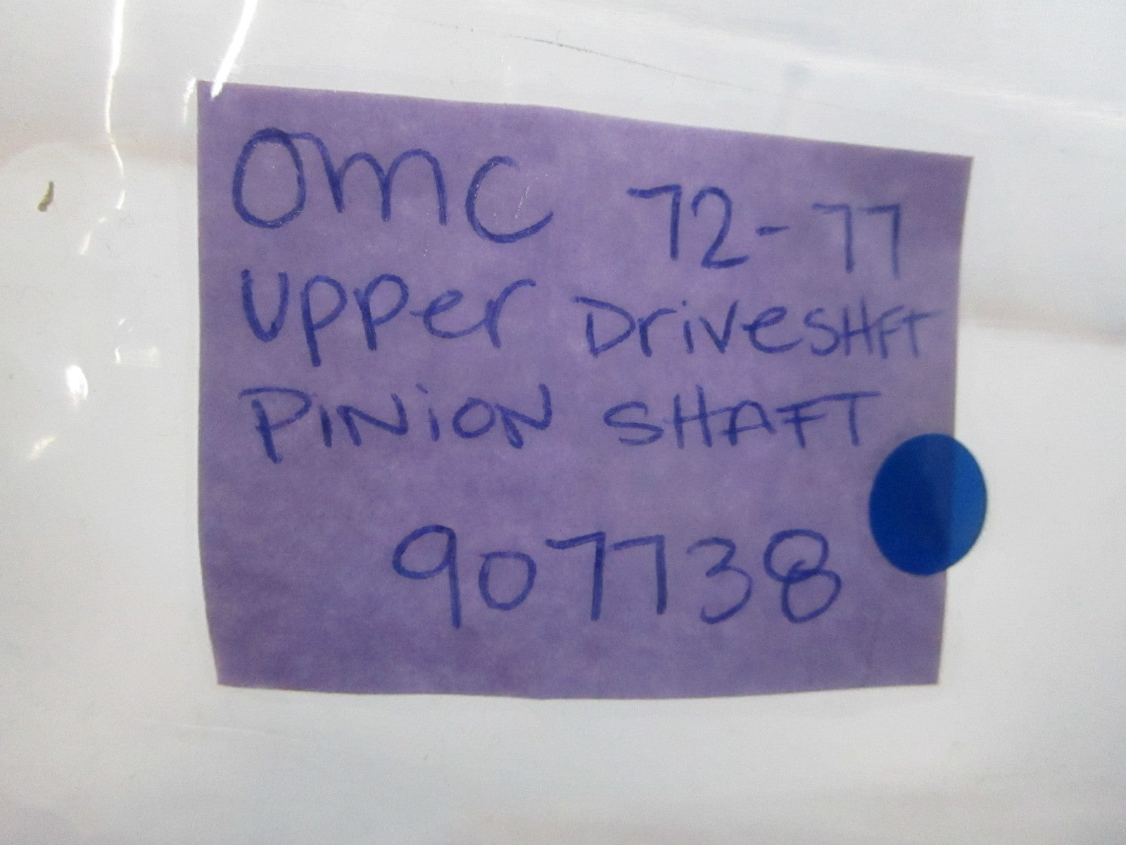 NEW OEM 907738 0907738 OMC Johnson Evinrude Upper Driveshaft Pinion Shaft 0720