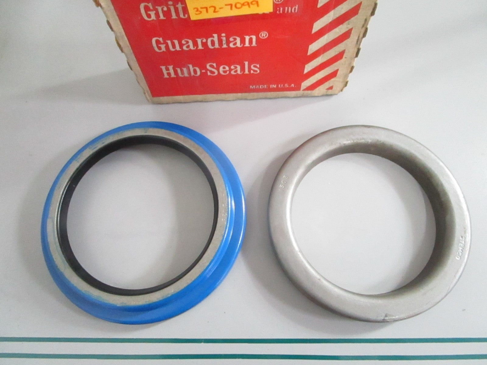 NEW OEM 372-7099 Stemco Wheel Seals Set 0820