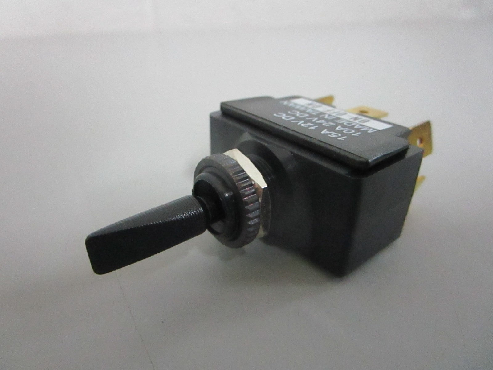 NEW TG40040 Sierra On-Off-On Toggle Switch 0820