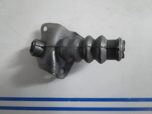 NEW OEM 309631 0309631 OMC Johnson Evinrude Rubber Shift Boot 0820
