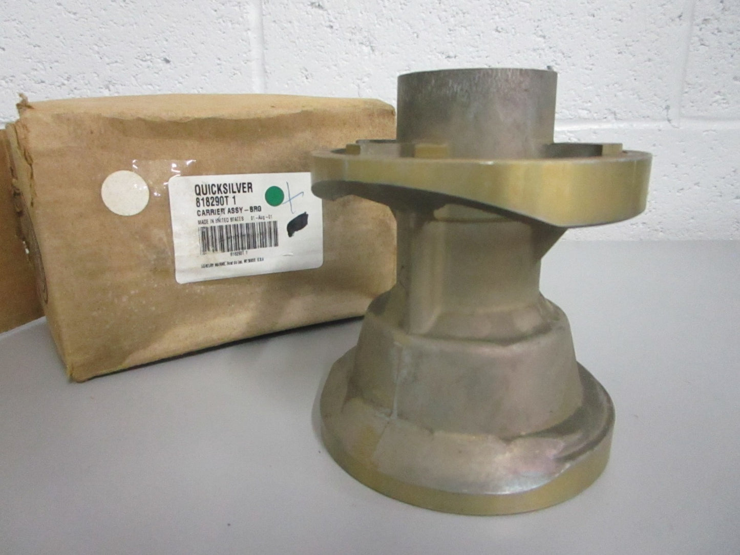 NEW OEM 818290T1 Mercury Quicksilver Bearing Carrier Assy 0820