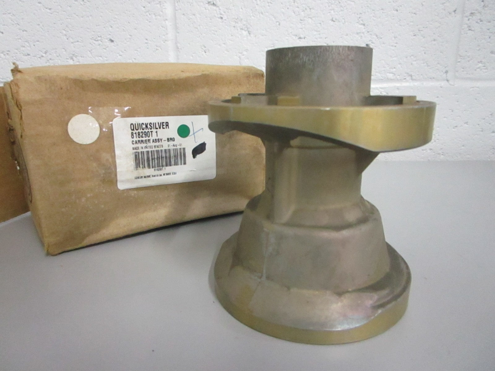 NEW OEM 818290T1 Mercury Quicksilver Bearing Carrier Assy 0820
