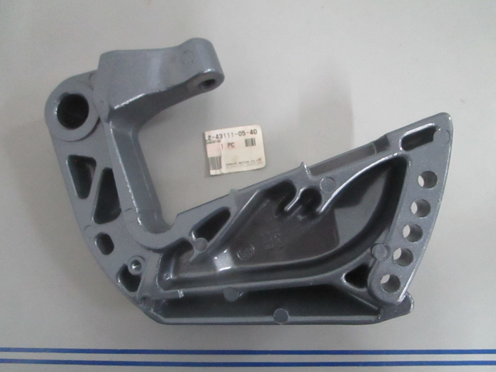 *NEW OEM* 0820 Yamaha Clamp Bracket 6L2-43111-05-4D