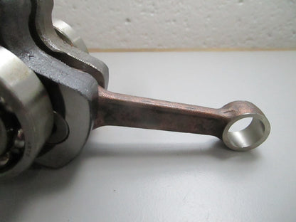 *NEW OEM* 0820 Suzuki Crankshaft Assy 12200-98301
