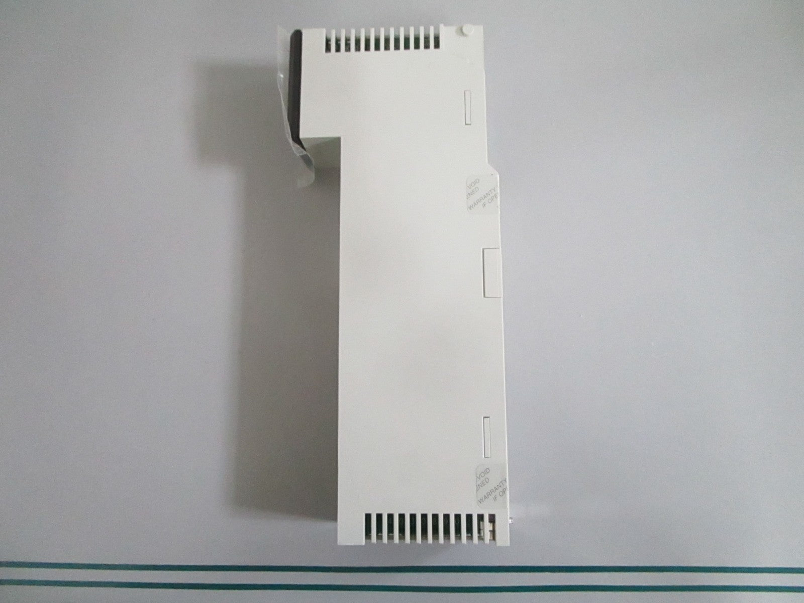 Schneider Modicon 140AMM09000 Quantum Analog Input Output 4I 2O NEW OEM 0820
