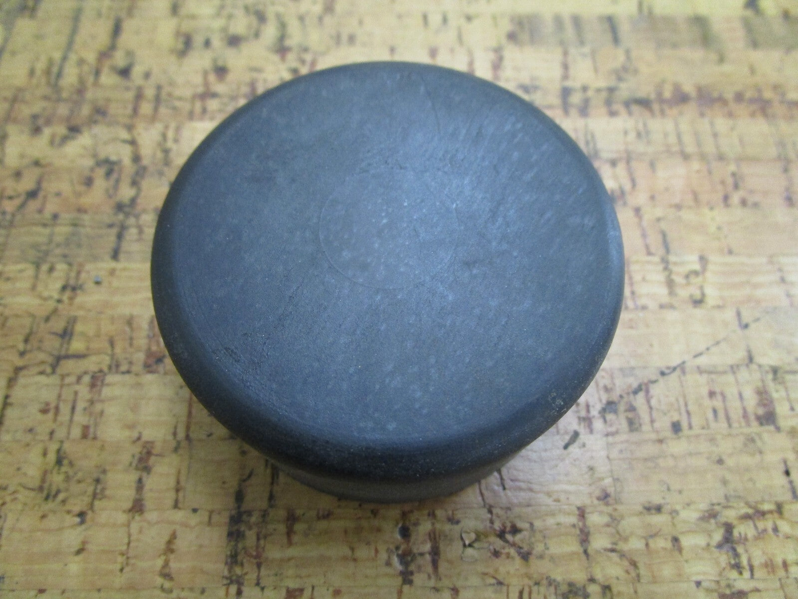 *NEW OEM* 0810 OMC Johnson Evinrude Rubber Cap 908049 0908049