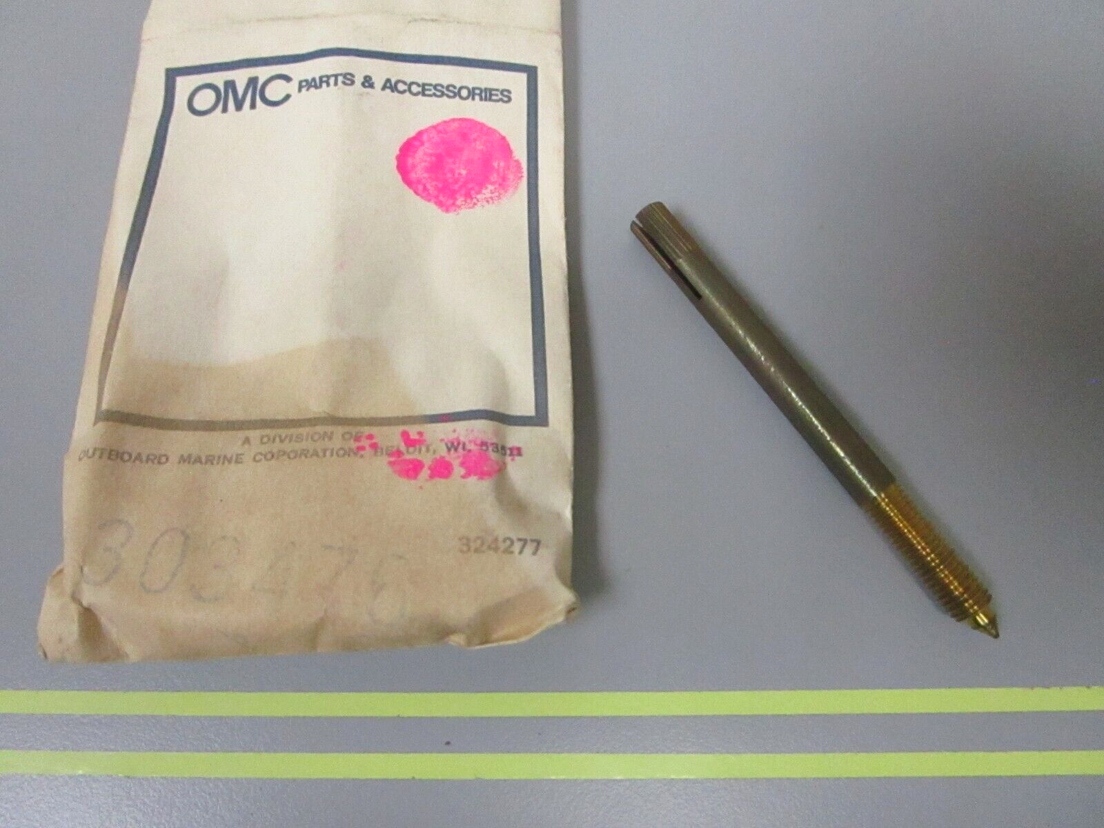 *NEW OEM* 0810 OMC Johnson Evinrude Needle Valve 303476 0303476