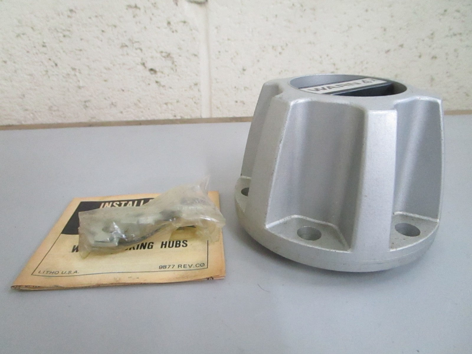 *NEW OEM* 0820 Bobcat Lock Nut 6633565