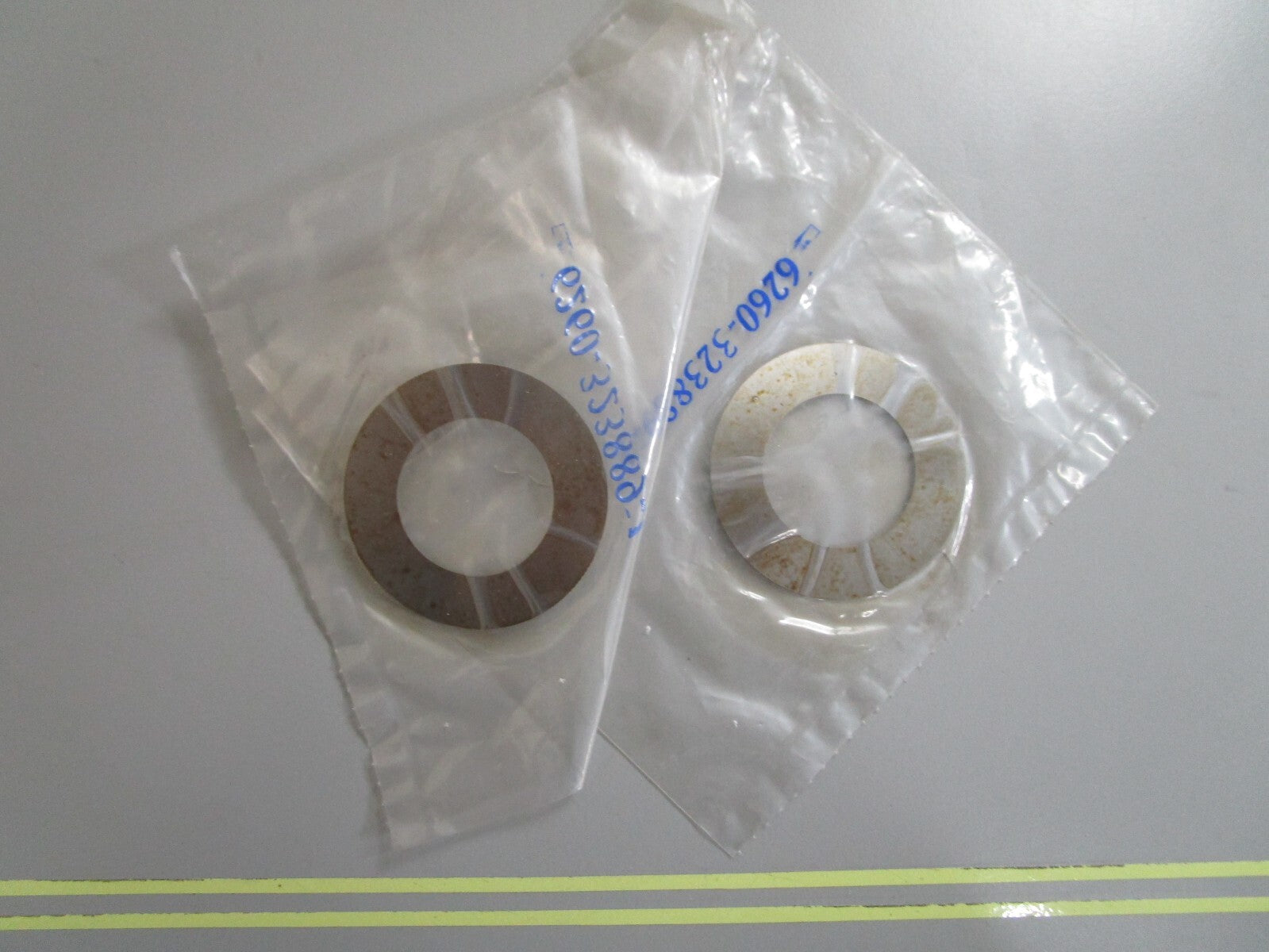*NEW OEM* (LOT OF 2) 0810 OMC Johnson Evinrude Shim 323889 0323889