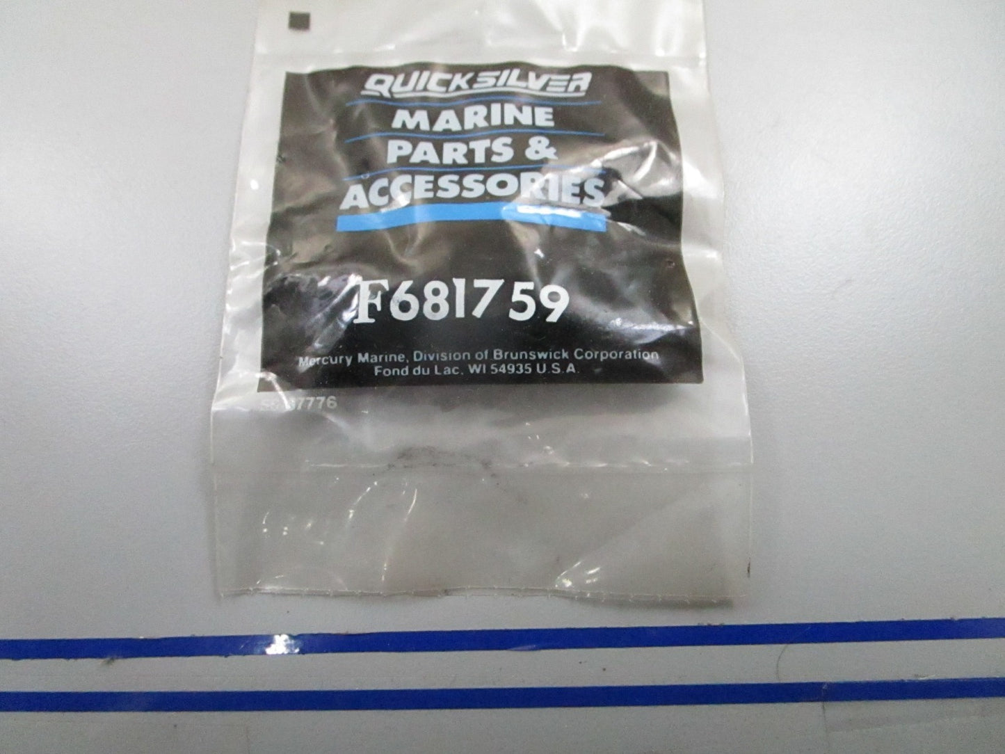 *NEW OEM* 0810 Mercury Quicksilver Latch Roller F681759