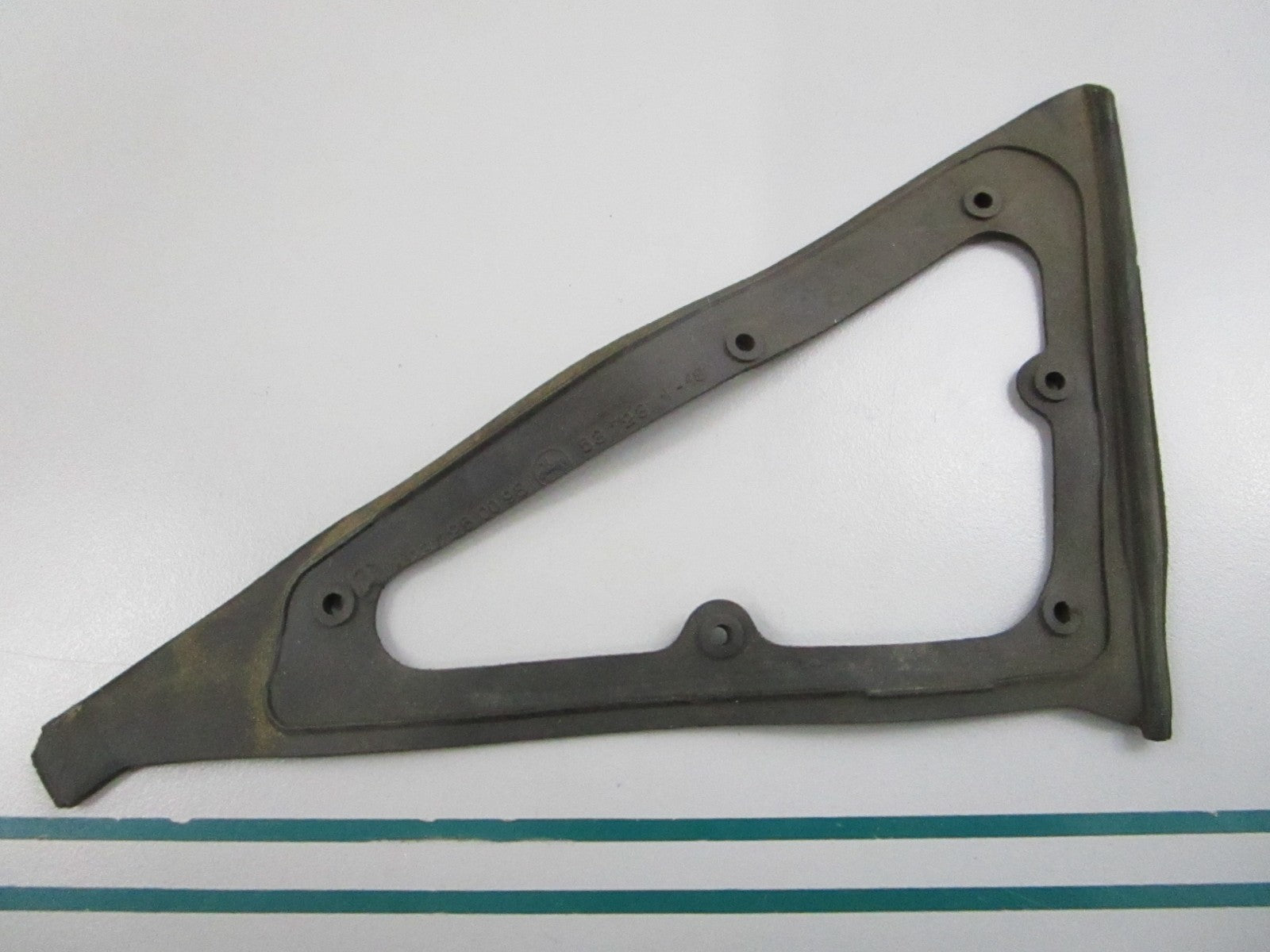 NEW OEM 1237250098 Mercedes-Benz Seal 0810